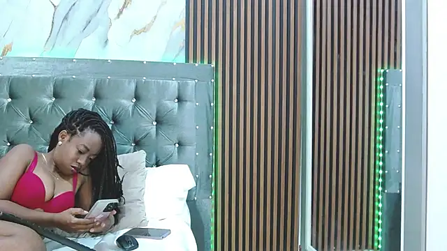 Snapshot of AshleyMontana chatting on March 8, 3:27 pm AshleyMontana online show from March 8, 3:27 pm