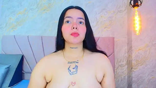 Snapshot of Mia_candy_0 chatting on June 3, 12:08 pm Mia candy 0 online show from June 3, 12:08 pm