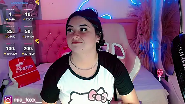 Mia foxx  online show from September 27, 10:04 pm