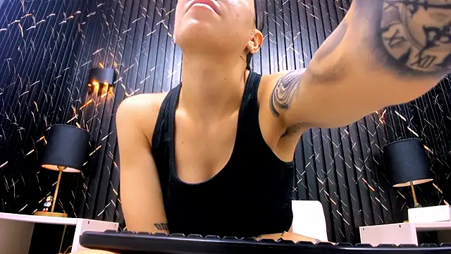 Cutie Shy  online show from December 2, 5:08 pm