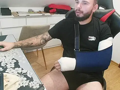 Snapshot of prezydentcam chatting on October 15, 9:20 am prezydentcam online show from October 15, 9:20 am