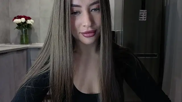 Snapshot of Cinderella____ chatting on November 8, 8:18 pm Cinderella online show from November 8, 8:18 pm