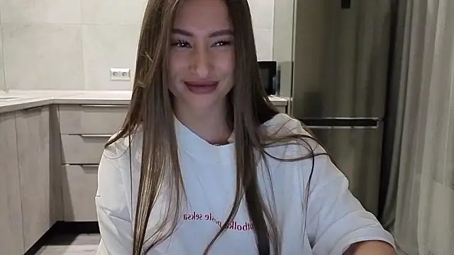 Snapshot of Cinderella____ chatting on February 28, 8:43 pm Cinderella online show from February 28, 8:43 pm