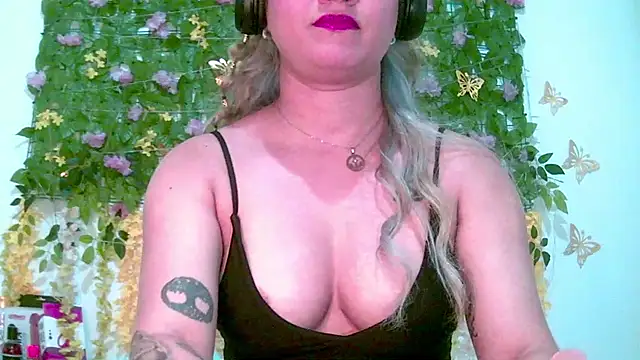 Crysrus online show from May 4, 6:59 pm