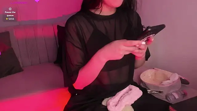 Snapshot of lara_madisson chatting on January 13, 5:24 am lara madisson online show from January 13, 5:24 am