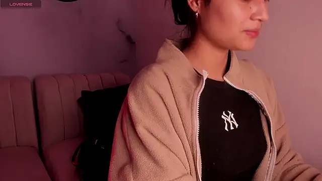 Snapshot of lara_madisson chatting on January 16, 4:16 am lara madisson online show from January 16, 4:16 am