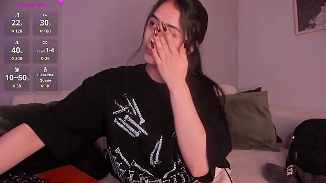 Snapshot of lara_madisson chatting on March 20, 5:45 am lara madisson online show from March 20, 5:45 am