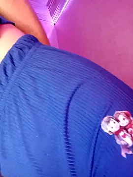 Snapshot of ---sophia--- chatting on October 31, 12:06 pm ---sophia--- online show from October 31, 12:06 pm