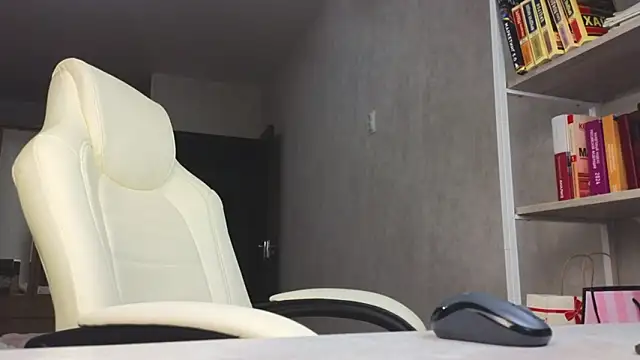 Snapshot of Marietta_Castro chatting on March 5, 4:25 pm Marietta Castro online show from March 5, 4:25 pm