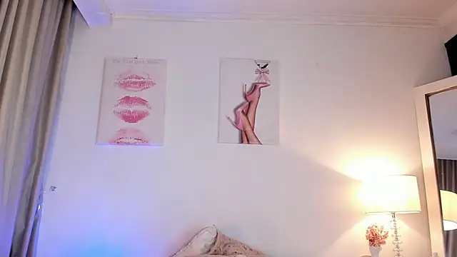 halseycox    online show from May 7, 3:01 am