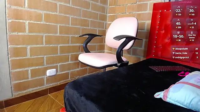 sharol espitia online show from December 12, 11:58 pm