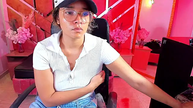 Olivia Fox69 online show from June 28, 4:29 am