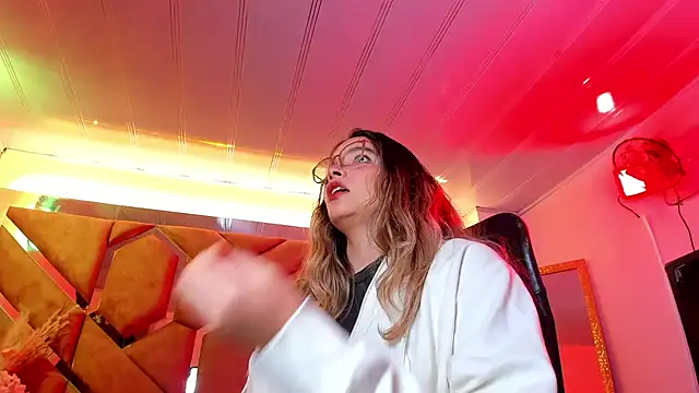 Olivia Fox69 online show from July 18, 3:11 am