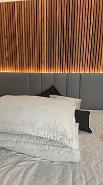 Snapshot of EmiilyAdams_ chatting on March 13, 9:54 pm EmiilyAdams online show from March 13, 9:54 pm