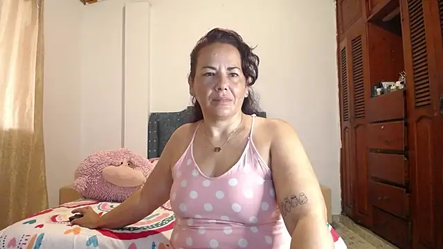 sofiamature01 online show from October 31, 4:08 pm