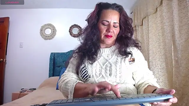 sofiamature01 online show from July 11, 9:38 pm