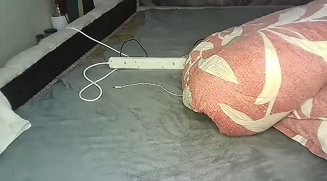 pretty bums online show from December 9, 3:40 am