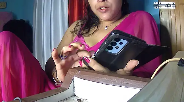 Snapshot of LOVERIAKOL chatting on January 27, 7:35 pm LOVERIAKOL online show from January 27, 7:35 pm