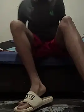 freshfreaky online show from February 9, 4:49 am