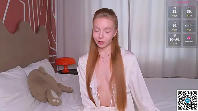 EvaCroan online show from May 10, 1:27 pm