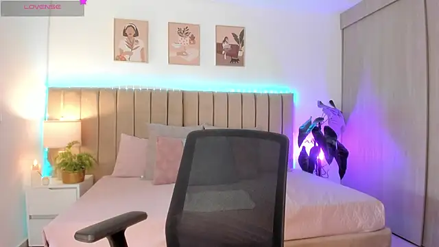 Victoria romanox online show from November 18, 5:28 pm