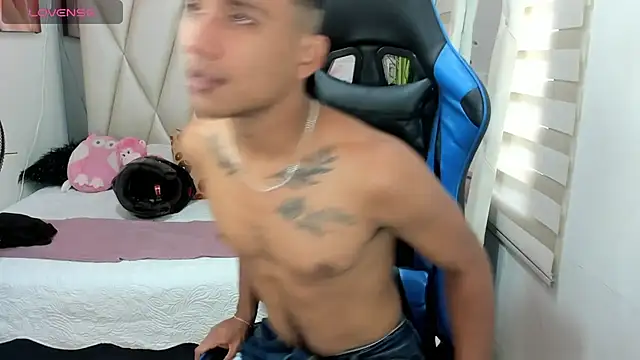 Snapshot of Backsex_boy chatting on January 28, 3:14 pm Backsex boy online show from January 28, 3:14 pm