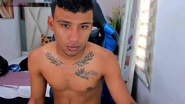 Snapshot of Backsex_boy chatting on February 5, 4:36 pm Backsex boy online show from February 5, 4:36 pm