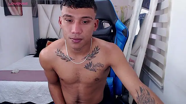 Snapshot of Backsex_boy chatting on February 20, 6:35 pm Backsex boy online show from February 20, 6:35 pm