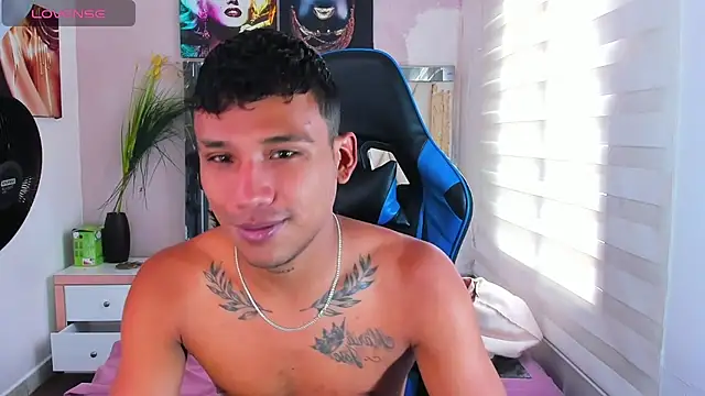 Snapshot of Backsex_boy chatting on March 11, 3:34 pm Backsex boy online show from March 11, 3:34 pm