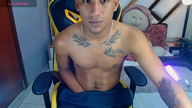 Snapshot of Backsex_boy chatting on March 12, 5:46 am Backsex boy online show from March 12, 5:46 am