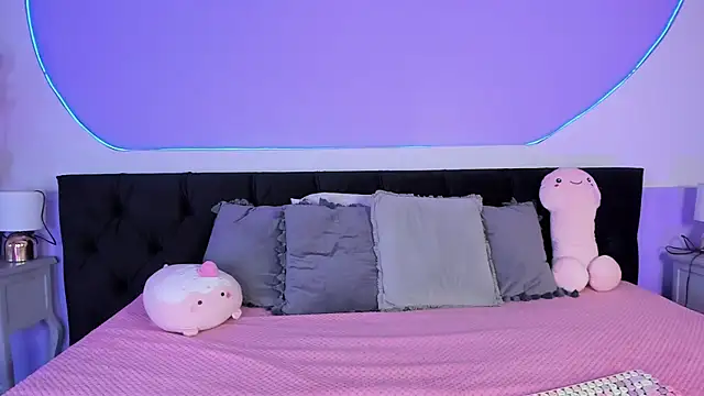 Snapshot of Julieta_Cortes__ chatting on October 22, 12:05 pm Julieta Cortes online show from October 22, 12:05 pm