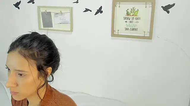 Snapshot of rousesuly chatting on December 11, 2:41 am rousesuly online show from December 11, 2:41 am