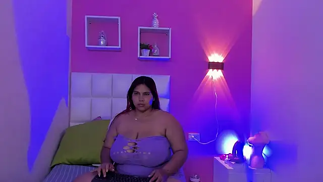Alanna hot3 online show from May 7, 7:41 pm