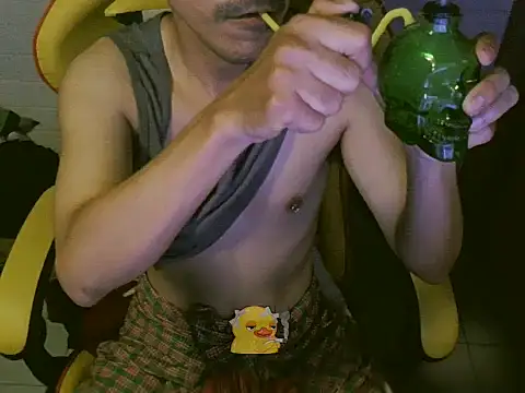 Snapshot of cloudyth1994 chatting on September 20, 4:52 pm cloudyth1994 online show from September 20, 4:52 pm