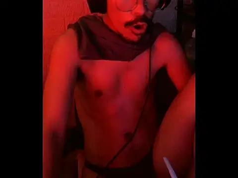 Snapshot of cloudyth1994 chatting on February 10, 10:36 pm cloudyth1994 online show from February 10, 10:36 pm