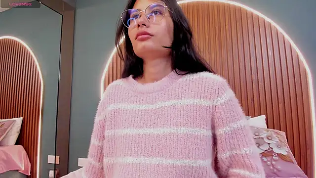 Snapshot of NayeCloud chatting on October 17, 3:42 am NayeCloud online show from October 17, 3:42 am