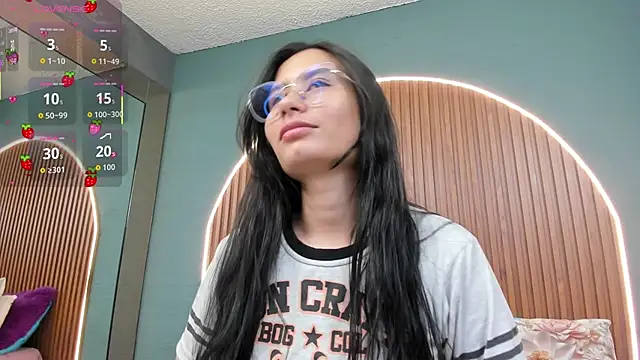 Snapshot of NayeCloud chatting on October 19, 3:40 am NayeCloud online show from October 19, 3:40 am