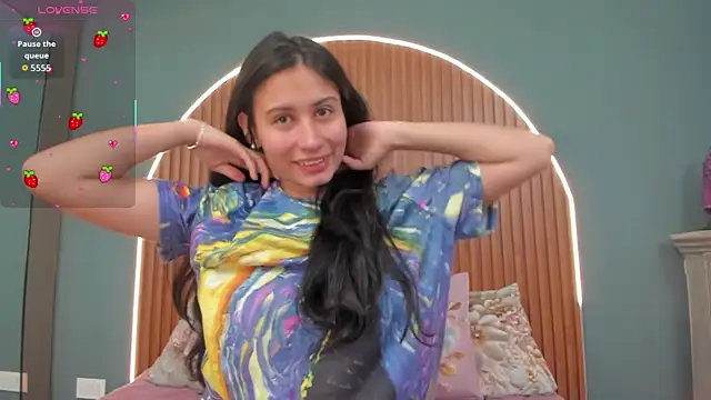 NayeCloud online show from December 2, 3:34 am