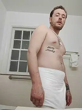 Snapshot of dadyyD95 chatting on March 12, 3:34 am dadyyD95 online show from March 12, 3:34 am