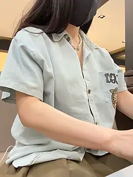 Yuniezy online show from December 15, 12:28 pm