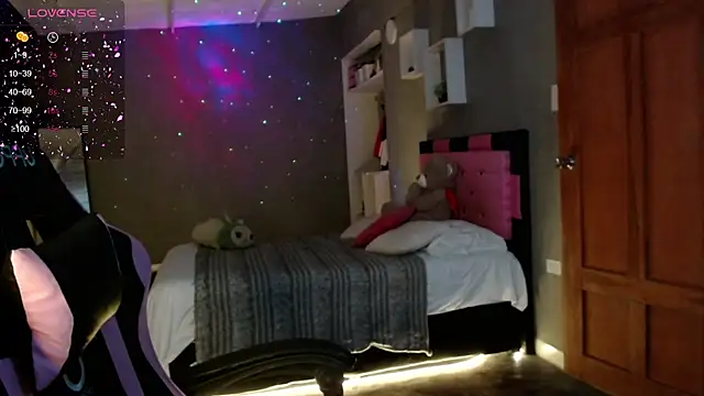 Snapshot of alexa_kei chatting on October 10, 8:52 pm alexa kei online show from October 10, 8:52 pm