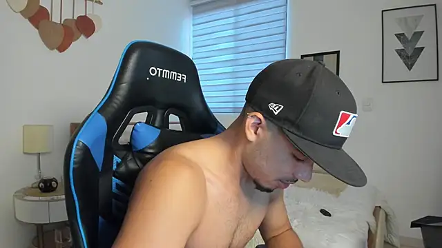 mateoleonee online show from October 1, 8:48 pm