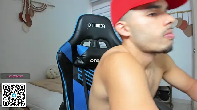 mateoleonee online show from December 17, 8:26 pm