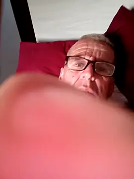 Snapshot of Freddy1962 chatting on December 29, 4:27 am Freddy1962 online show from December 29, 4:27 am