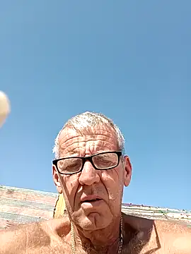 Snapshot of Freddy1962 chatting on January 5, 9:15 am Freddy1962 online show from January 5, 9:15 am