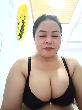 Sexy-bigtits2024 online show from December 3, 4:47 am