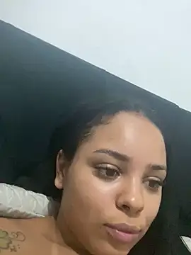 Snapshot of Indiazinha777 chatting on March 12, 3:02 am Indiazinha777 online show from March 12, 3:02 am