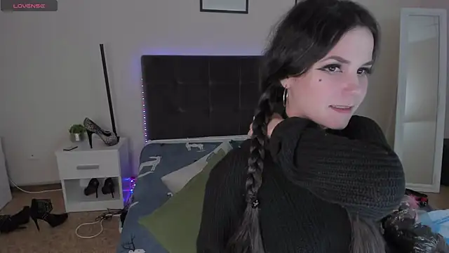 CassieEvans online show from December 6, 6:48 am