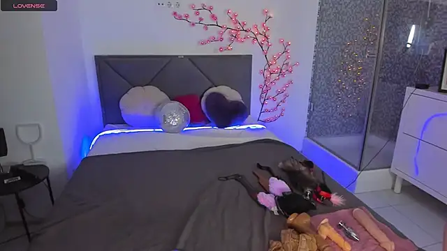 CassieEvans online show from May 18, 5:35 am