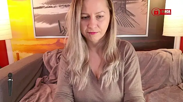 Snapshot of BigBoobsARRI chatting on March 10, 9:10 am BigBoobsARRI online show from March 10, 9:10 am